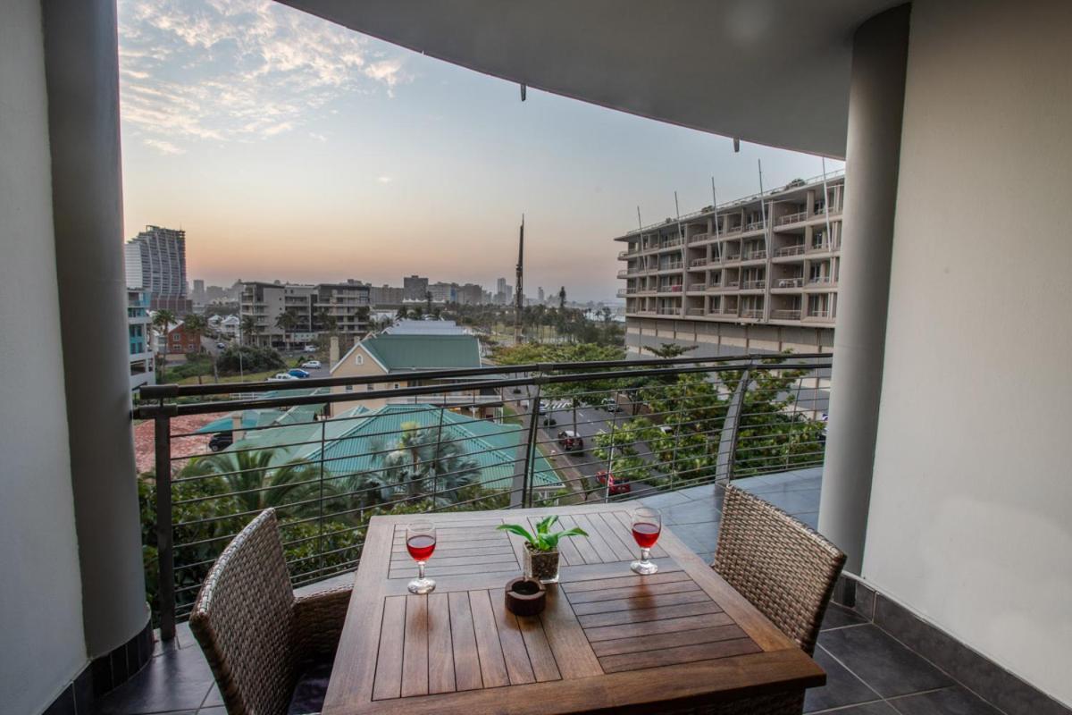 2 Sleeper With King Bed At Point Waterfront * Durban